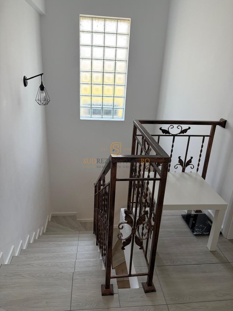 Vila P+1, complet mobilată și utilată-Str. Lacramioarelor - Poză 15