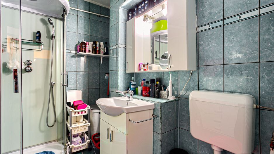 Apartament cu 3 camere zona Miorița etaj 4 - Poză 8