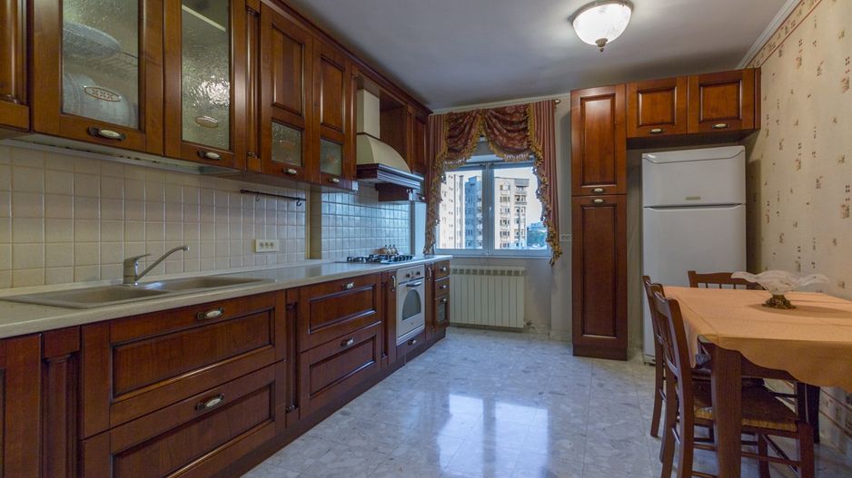 4 Camere de inchiriat, zona Libertății-vedere CASA POPORULUI - Poză 3