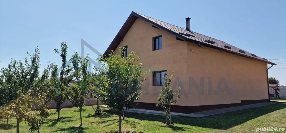 Casă cu mansardă - Poză 6