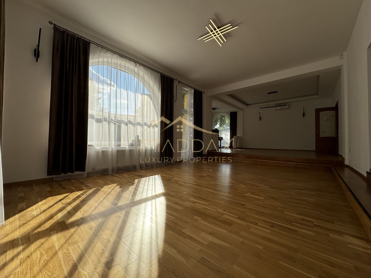 Vila Individuala 7 camere*Piscina*Teren 1000 mp / 8 parcari// Erou Iancu Nicolae - Poză 7