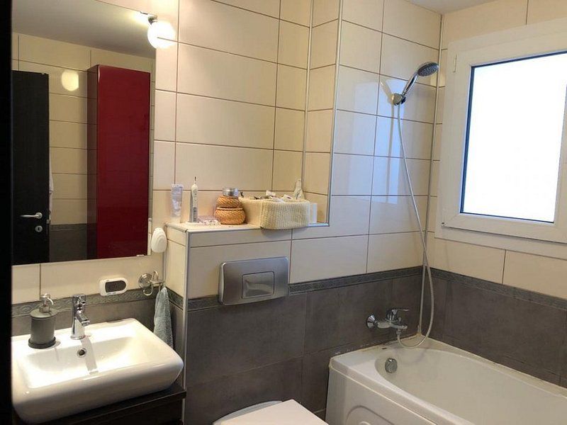 Vila mobilata si utilata, curte, terasa inchisa, parcare - Poză 7