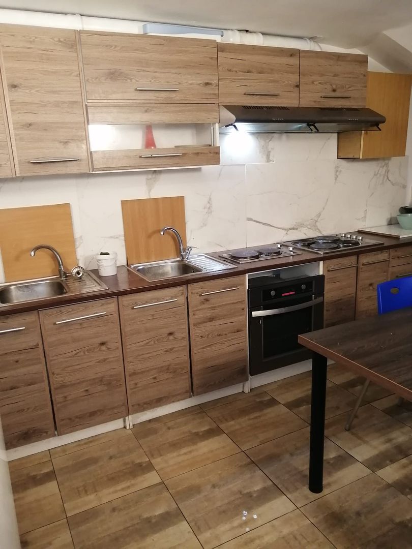 Etaj de inchiriat/ camere+ bai/bucatarie/spalatorie - Poză 2