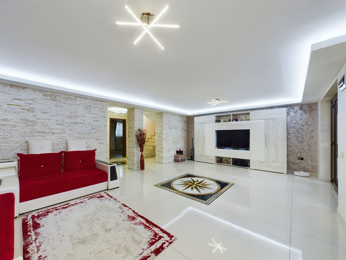 Casă / Vilă 5 camere + Mansarda Foarte Spatioasa - Poză 1