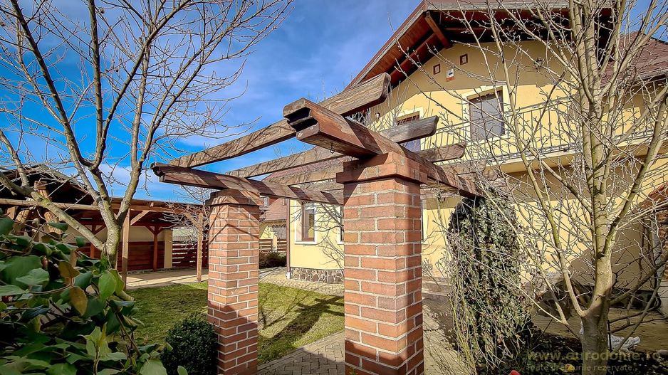 Casă nouă, intrare Stupini - Poză 11