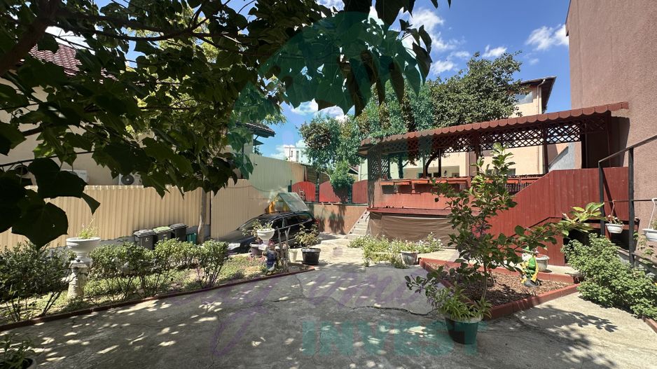 Casa cu teren de 792 mp - Poză 1