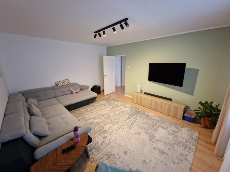 Vanzare Apartament 4 Camere Adiacent Nerva Traian - Centrala Proprie - Poză 2
