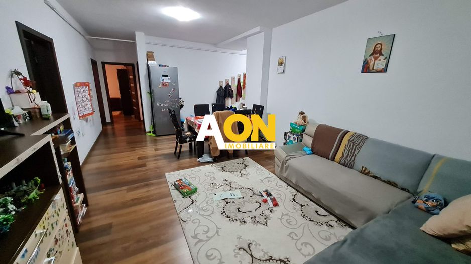 Apartament 3 Camere, 83 mp, Decomandat, Cu Garaj la Subsol - Poză 1
