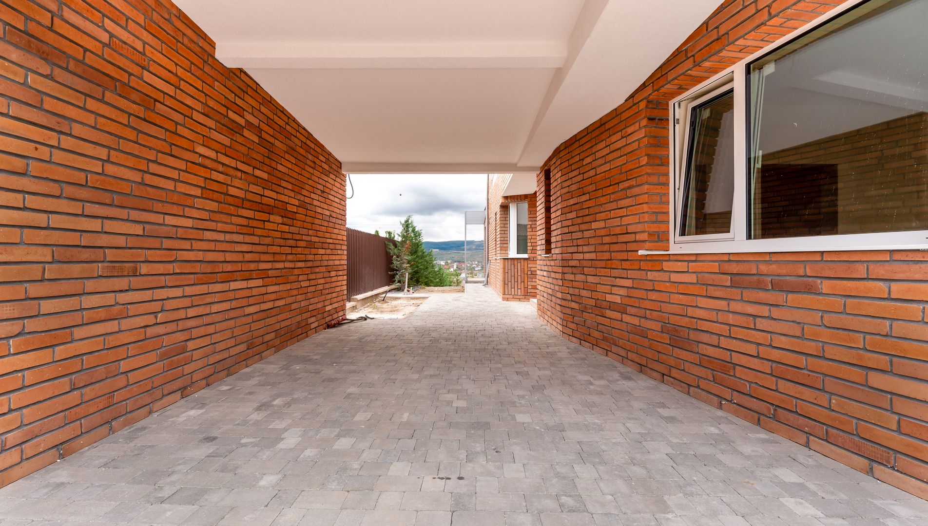 Duplex modern in Voronet, 136 mp utili, garaj si teren 325 mp - Poză 7