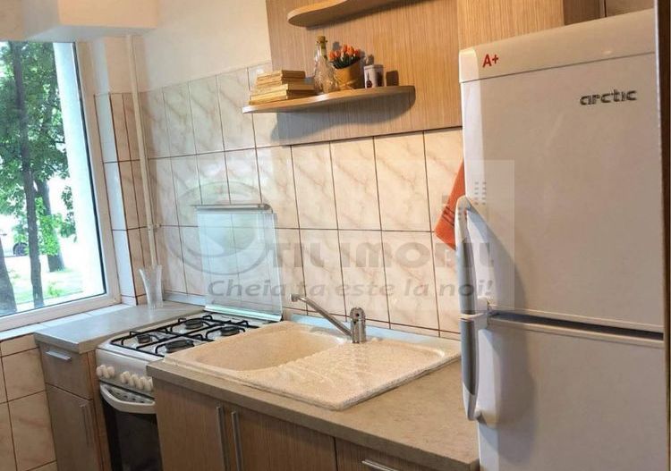 Podu Ros - Apartament 2 camere decomandat - Locuinta sau Cabinet ! - Poză 5