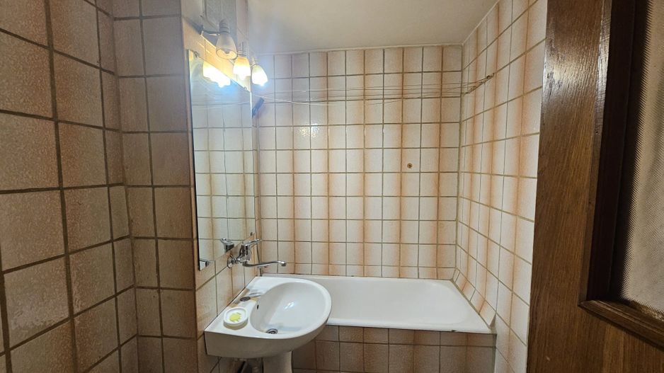 2 camere, etaj 2 Eremia - Poză 9