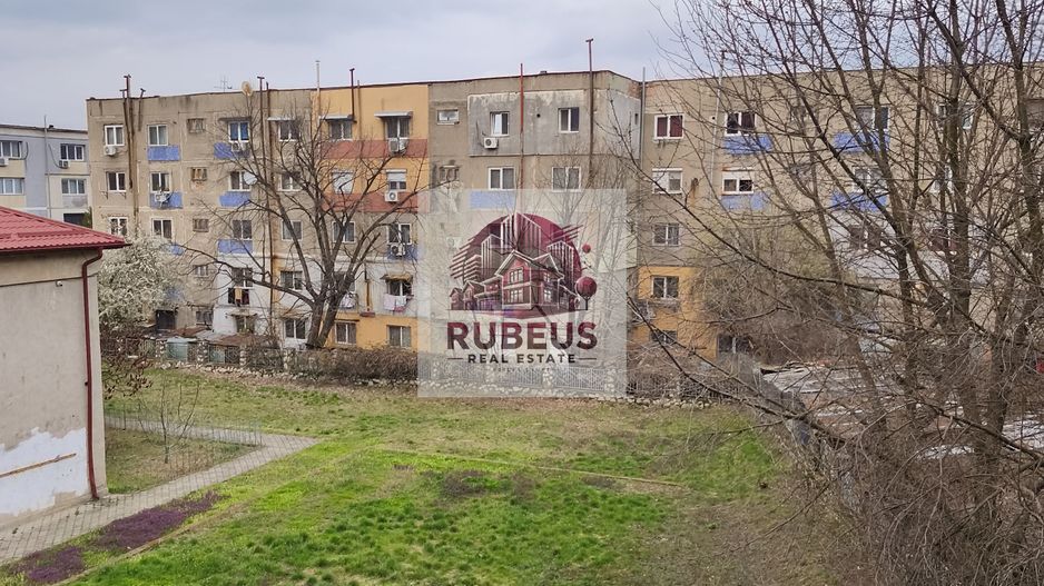 Mic la întreținere, bun la randament: apartament în Orșova - Poză 36