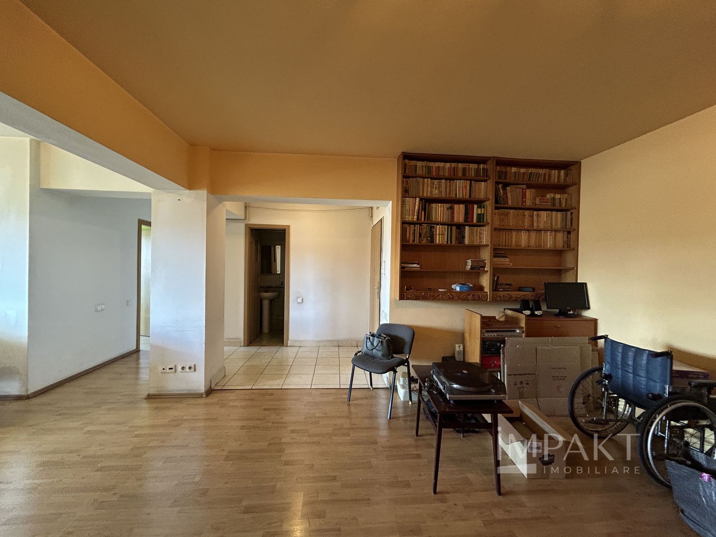 Vânzare apartament 3 camere, etaj intermediar, zona Dorobantilor! - Poză 1