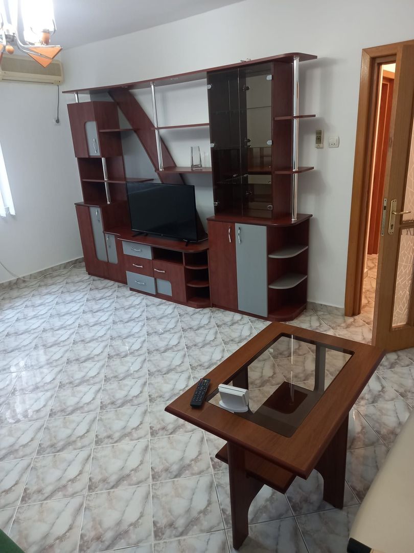 Inchiriere apartament 3 camere Unirii - Poză 9
