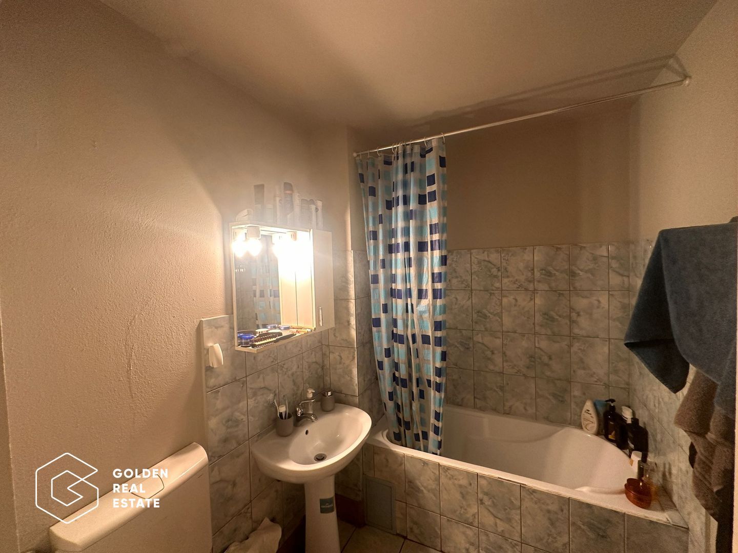 Apartament la cheie, 2 camere, Podgoria, etaj 1, centrala termica si balcon - Poză 9