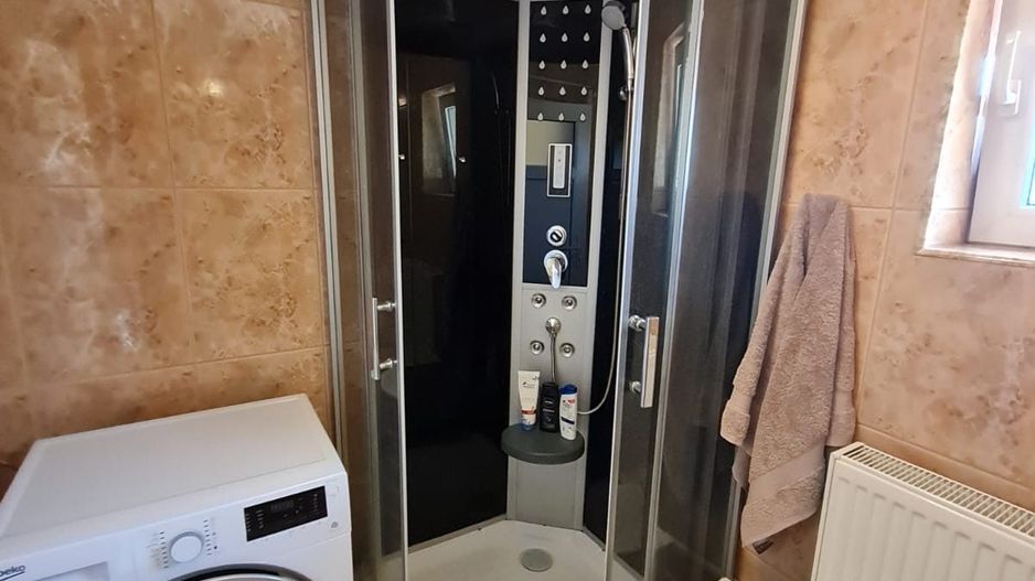 Casă cu teren generos pretabila pentru afacere - Poză 14