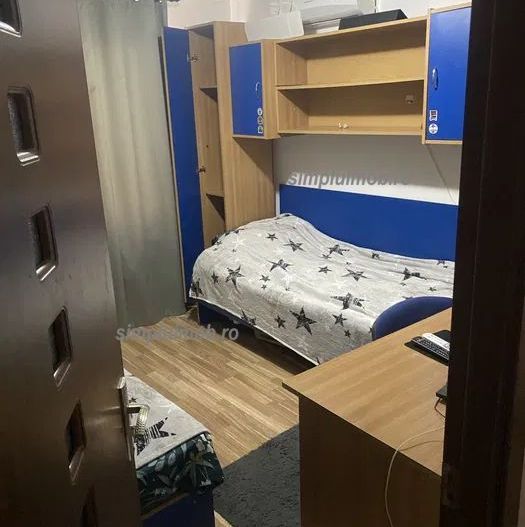 Decomandat parcare etaj intermediar 3 camere Bulevardul Chisinau - Poză 2