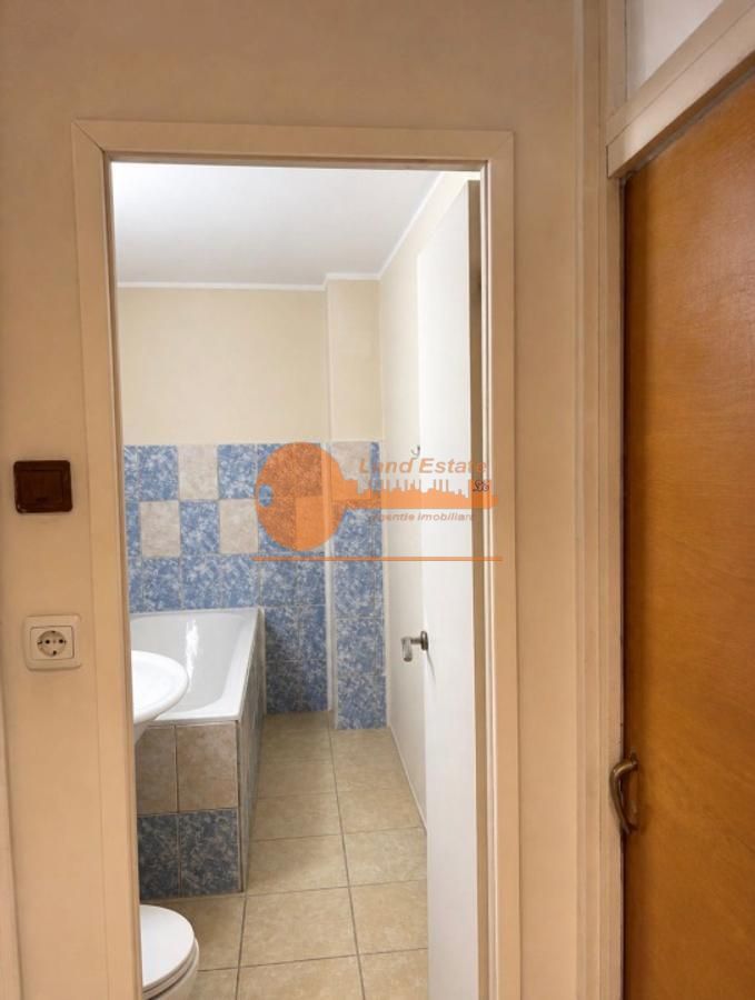Apartament cu 4 camere in zona 13 Septembrie - Poză 3