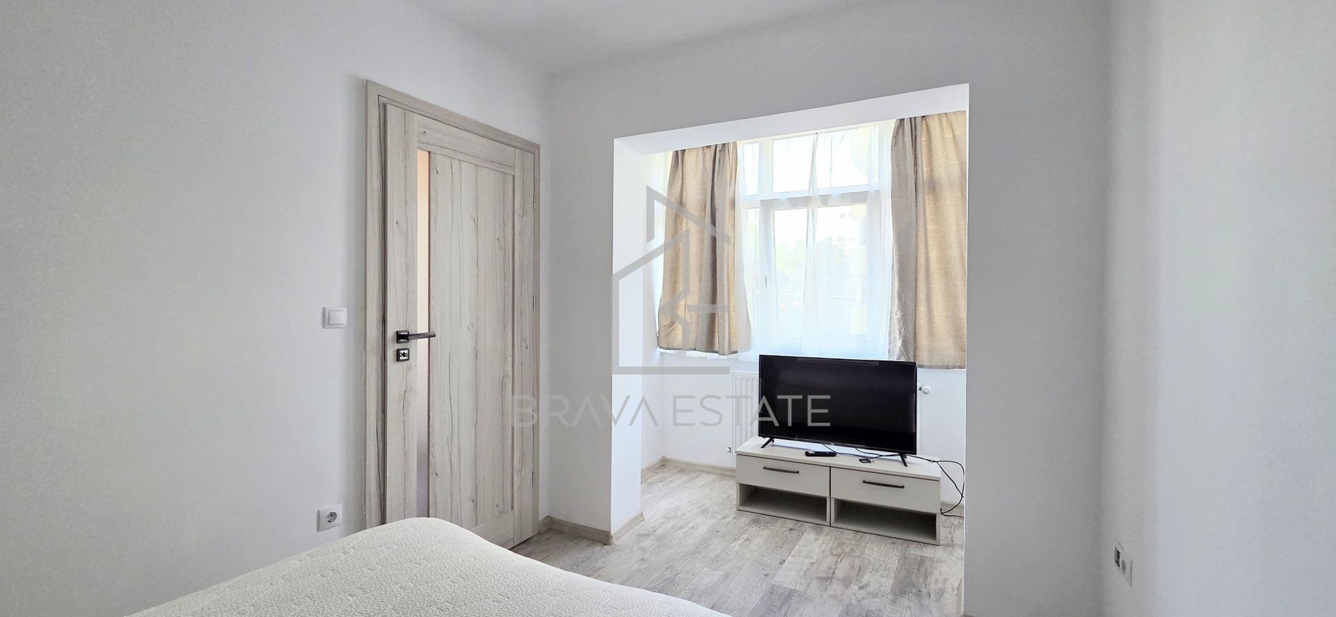 Apartament 2 camere, 65mp, decomandat, intermediar, strada Lacul Roșu - Poză 6