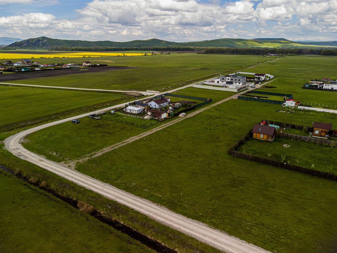 Teren intravilan 872mp, cu priveliste superba, Harman, Brasov - Poză 3