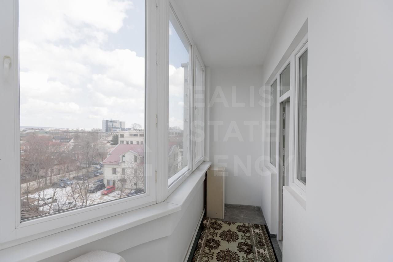 Chirie, apartament, 1 cameră + living, str. 31 August, Centru - Poză 13