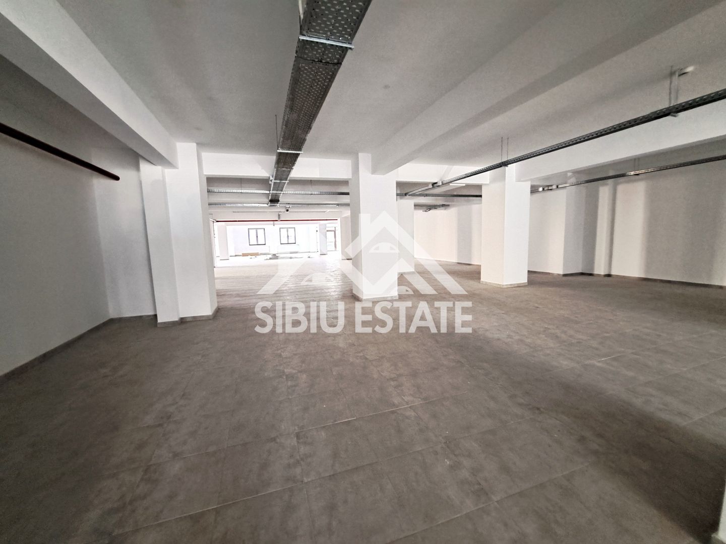 Spatiu comercial 600 mp vitrine la strada, dublu acces - Poză 4