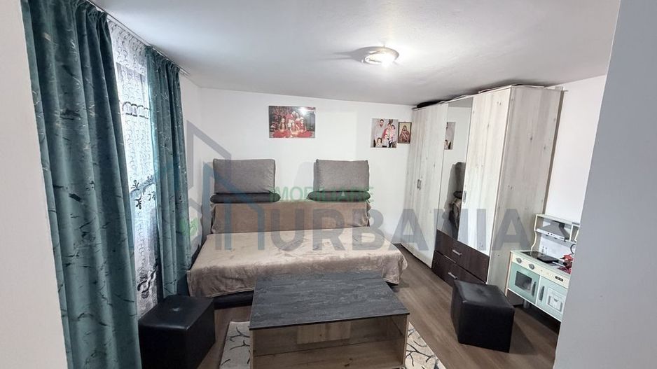 Casă de vânzare în Strunga, județul Iași - 2 camere, teren 1756 mp - Poză 1