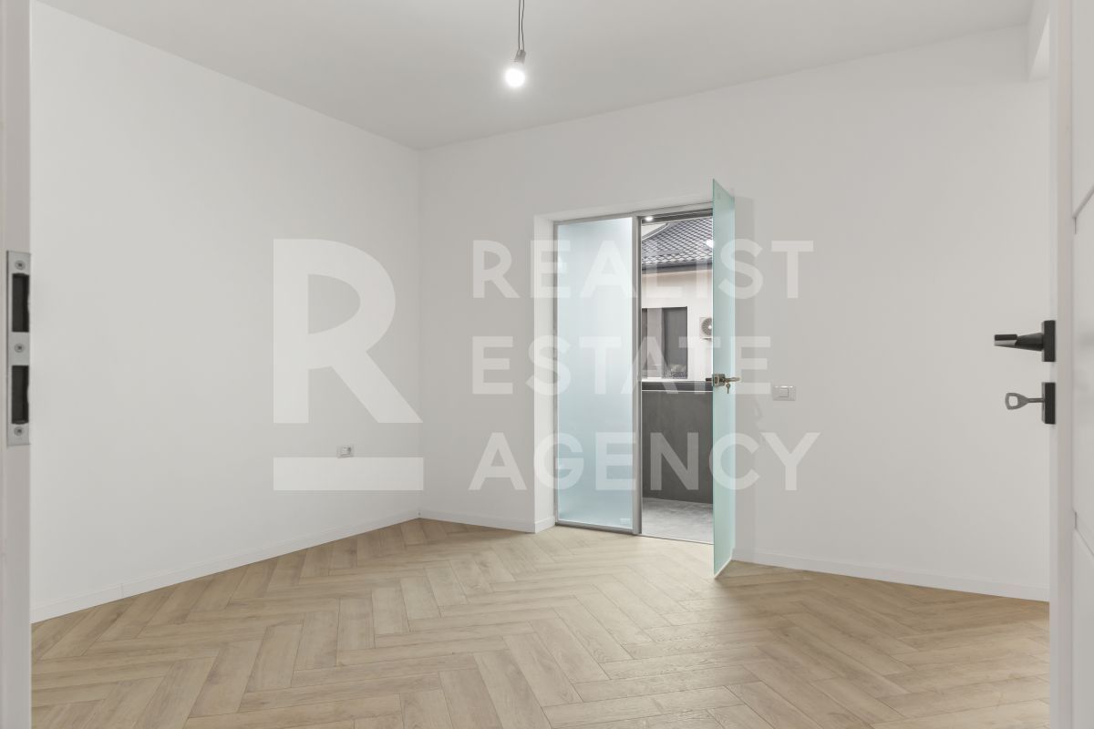 Casă nouă, spațioasă și elegantă, 7 camere, Lângă Pădurea Crețuleasca - Poză 26