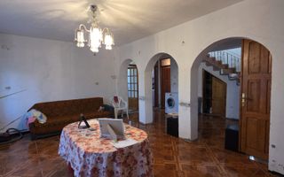 Casă / Vilă cu 8 camere de vânzare în Lapus, Craiova - Poză 9