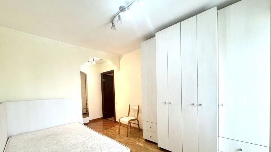 Vanzare Apartament 3 camere  74 mp, bloc reabilitat, et 4/10 Șoseaua Alexandriei - Poză 7