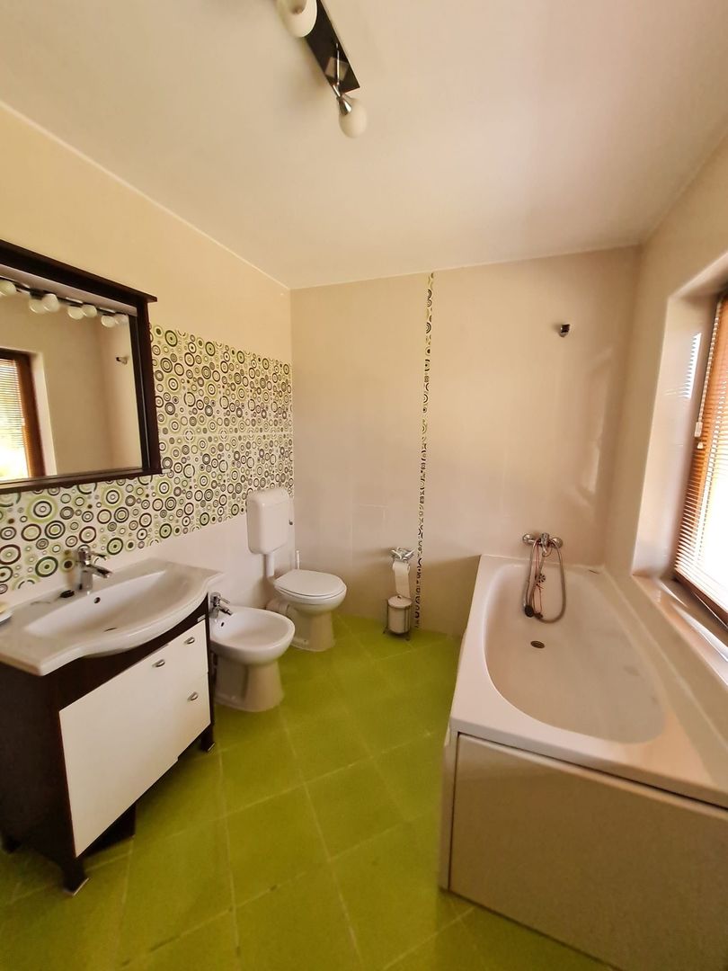 Super oferta!!!Vila spațioasă în Ghiroda! - Poză 22