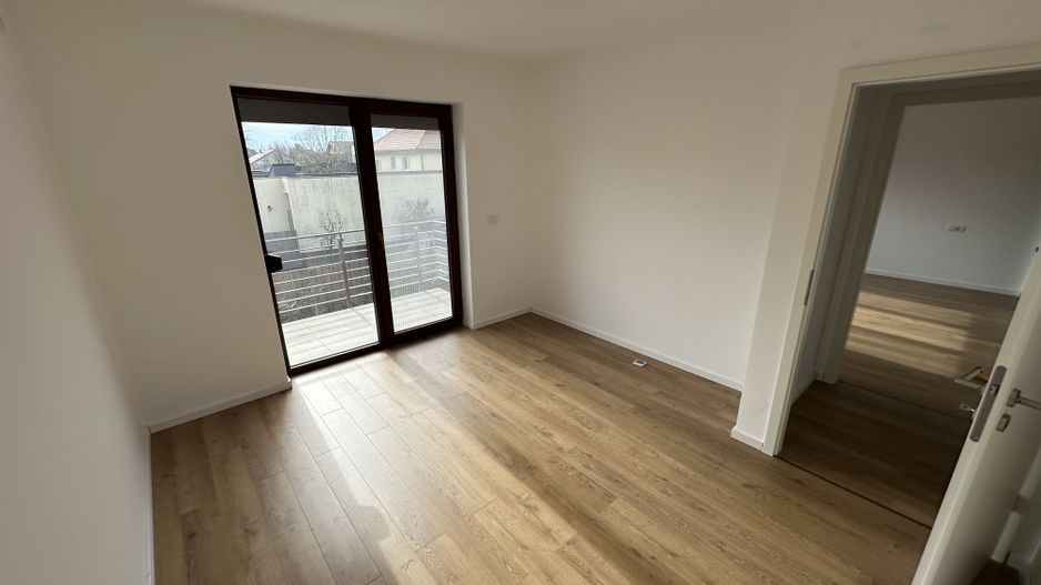 Casa deosebita intr-un cartier privat cu bariera - Poză 22