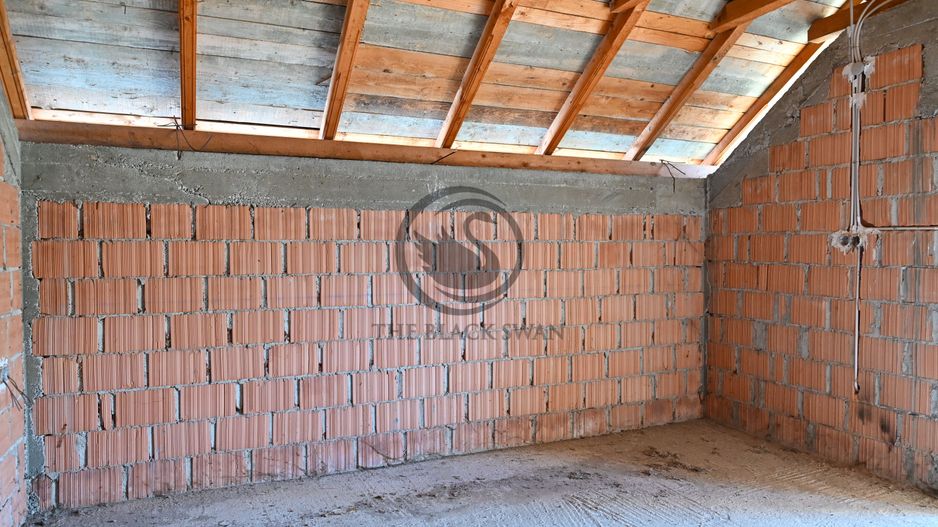 Casa la rosu de vanzare | Iordacheanu - Valea Cucului | Comision 0% - Poză 10
