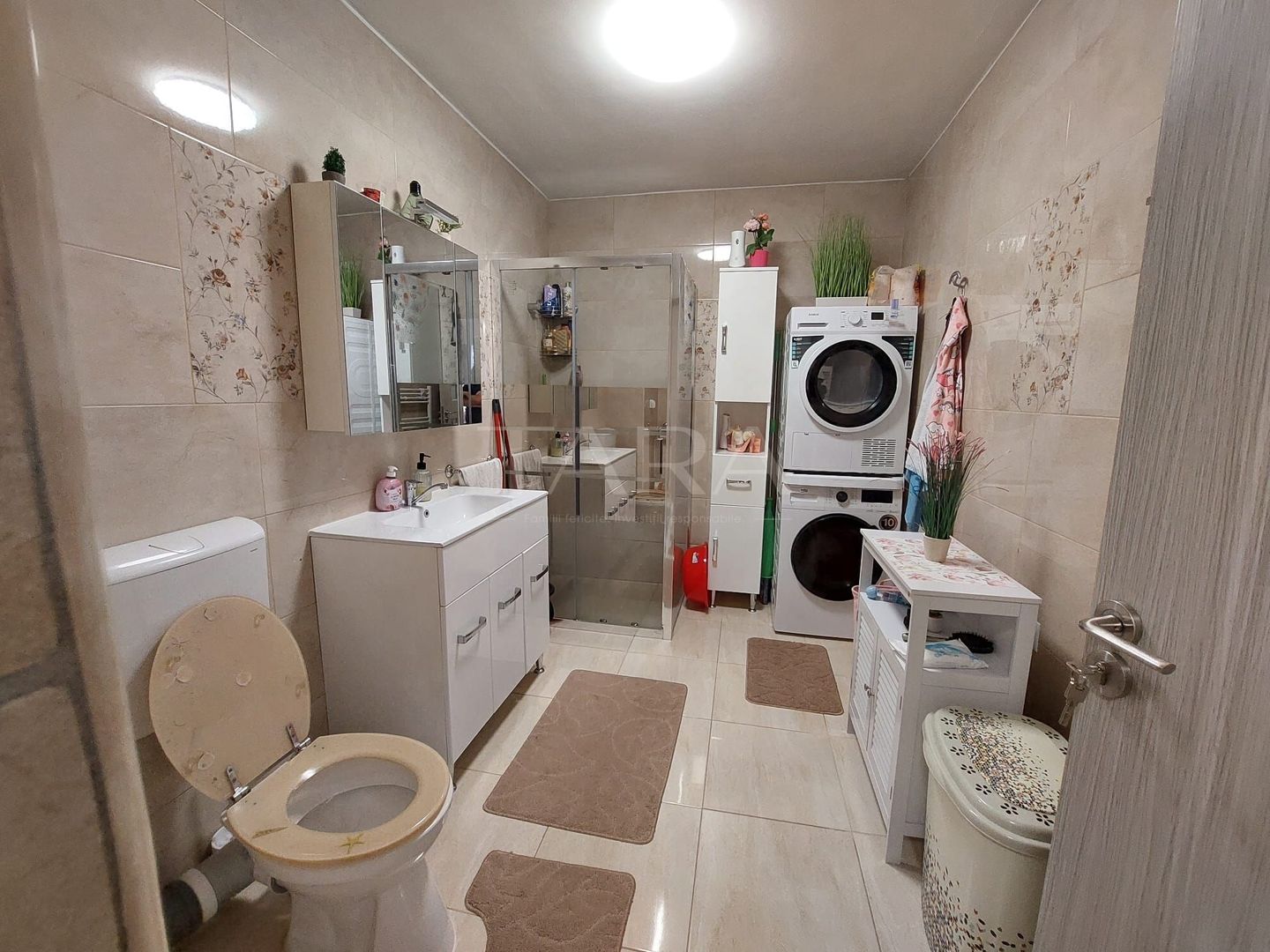 Apartament cu 3 camere, 2 balcoane și parcare, zona Floresti. - Poză 10