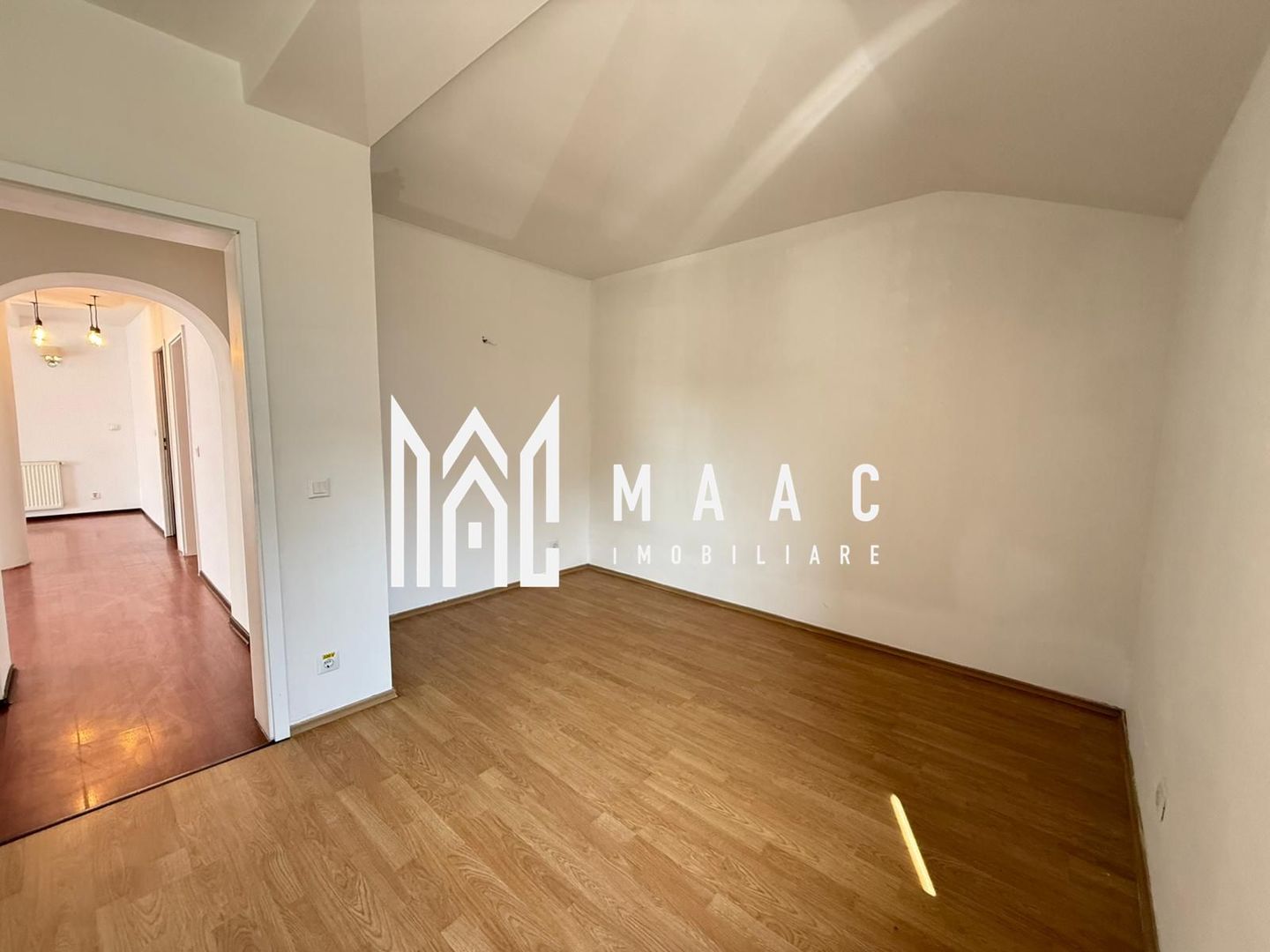 Spatiu comercial/ birouri | Etaj 1 | 80MP | Sub Arini - Poză 13