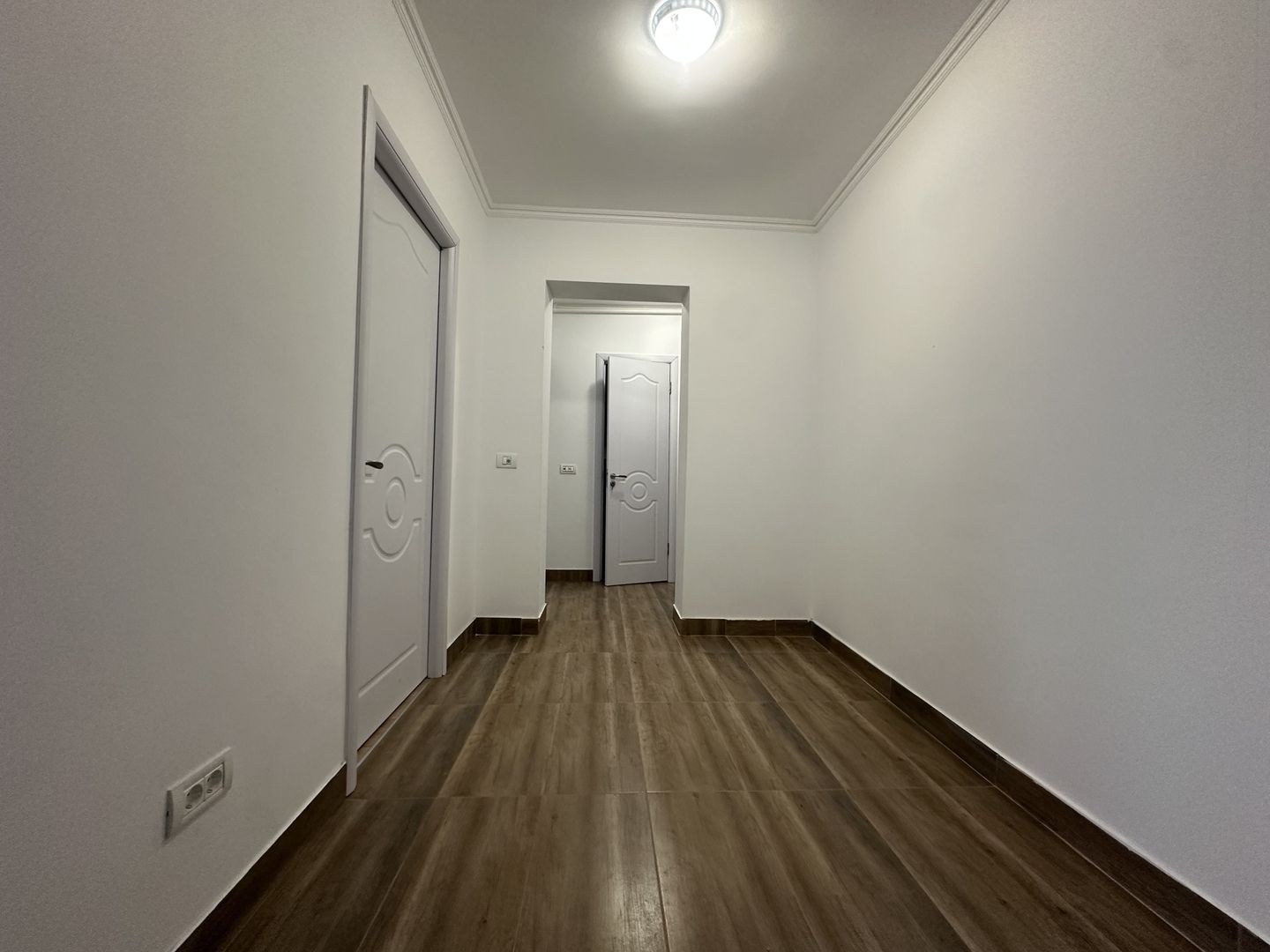 COLENTINA - Teiul Doamnei | 3 Camere Nemobilat | Boiler - Poză 2