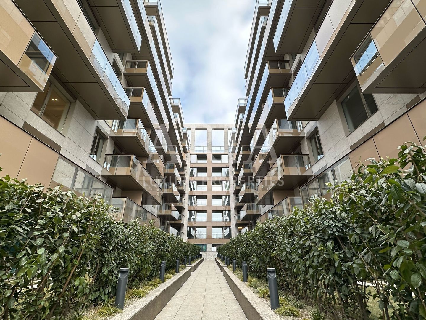 Cortina126 Iancu Nicolae 3ROOMS | GARDEN 80MP | LUXURY APARTMENT - Poză 1