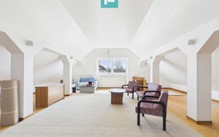 Casă cu 8 camere pentru investiții în Maciova CS - Poză 14