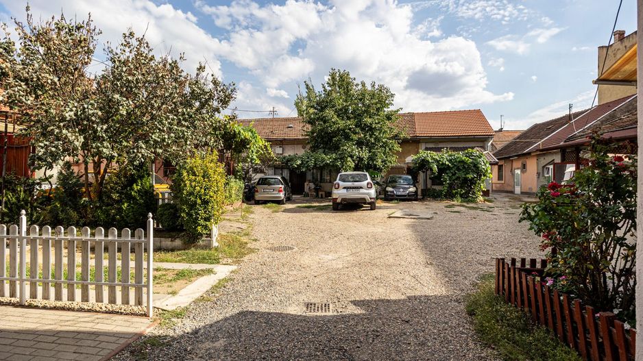 Apartament central, strada Episcopiei cu loc de parcare Comision 0 - Poză 1