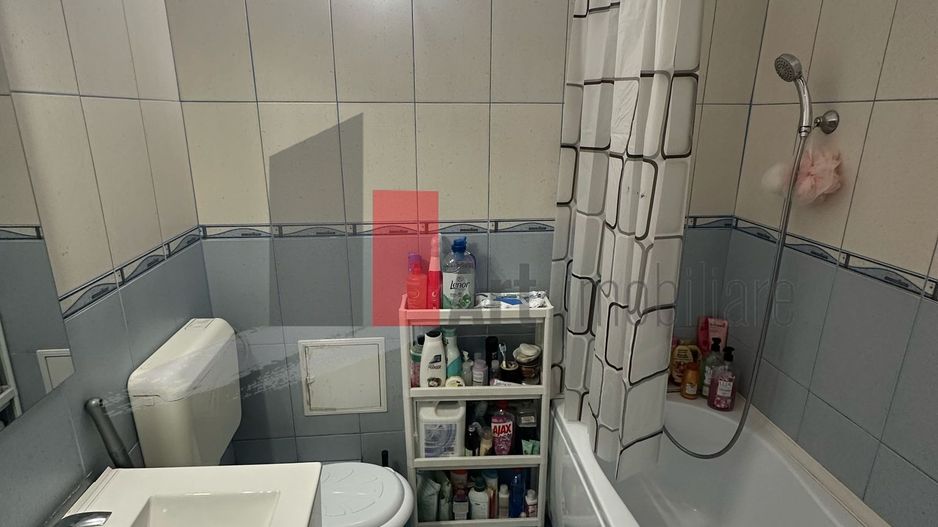 Apartament cu 3 camere în Zona 1Decembrie - Poză 9