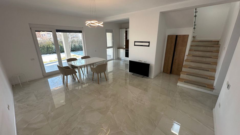 Duplex despărtit  prin garaj zona Ikea - Poză 4