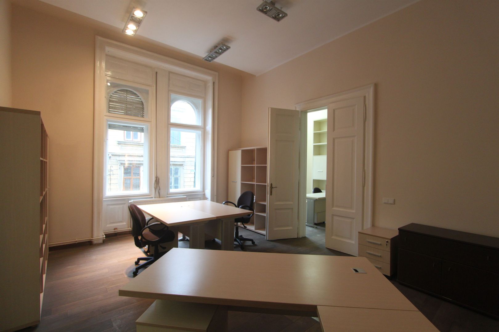 Spațiu de birouri mobilat - 120mp  în zona Unirii. - Poză 1