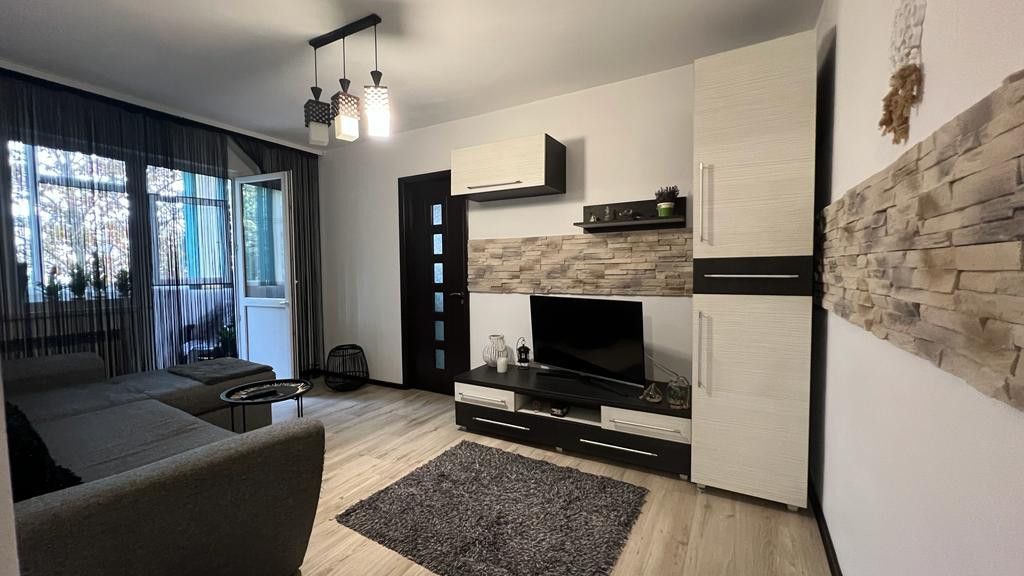 KM 4-5 - Apartament cu 3 camere situat la etajul 3 - Poză 4