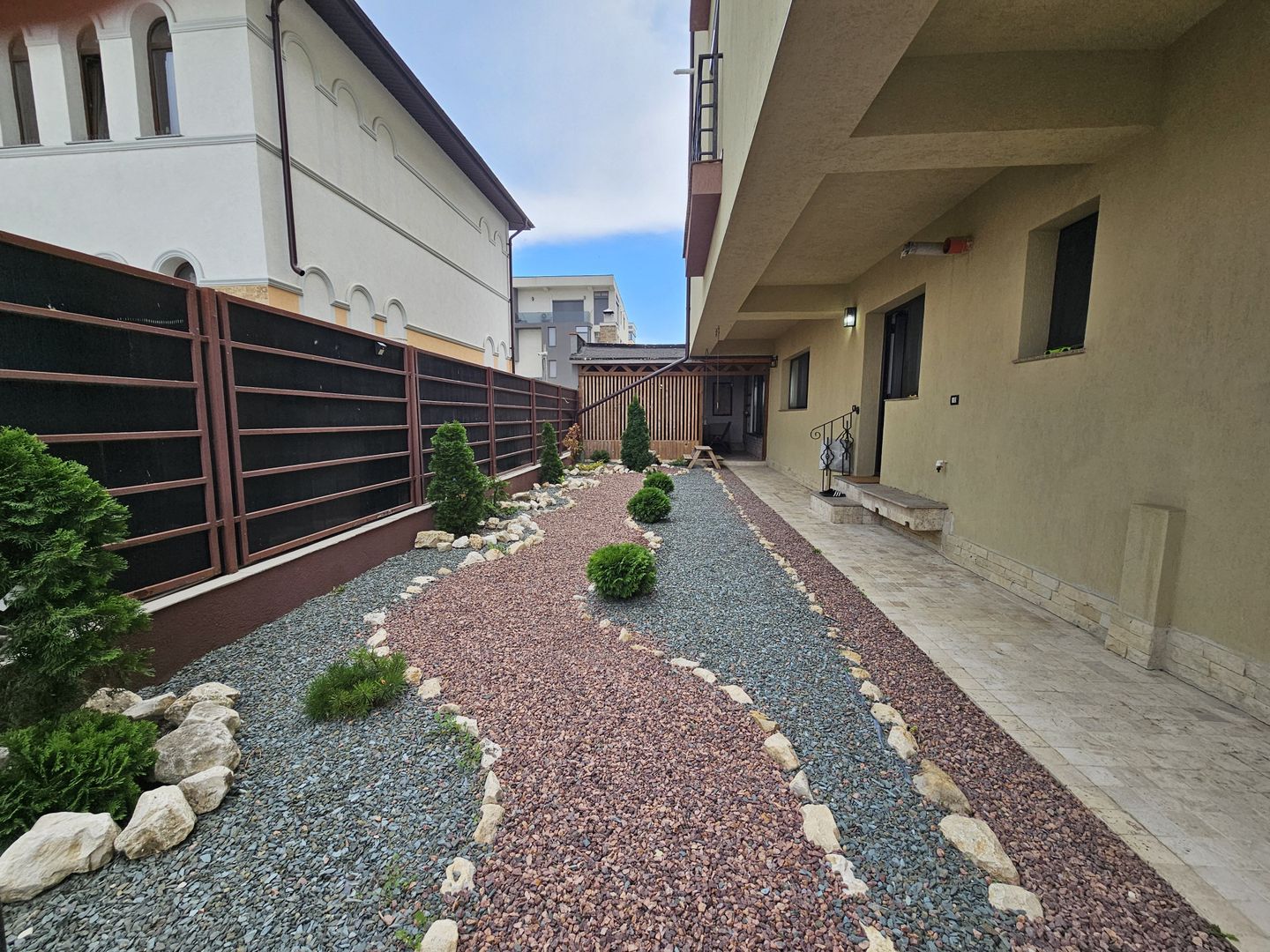 Apartament de lux cu 3 camere și curte proprie de 100 mp – Tomis Plus - Poză 10