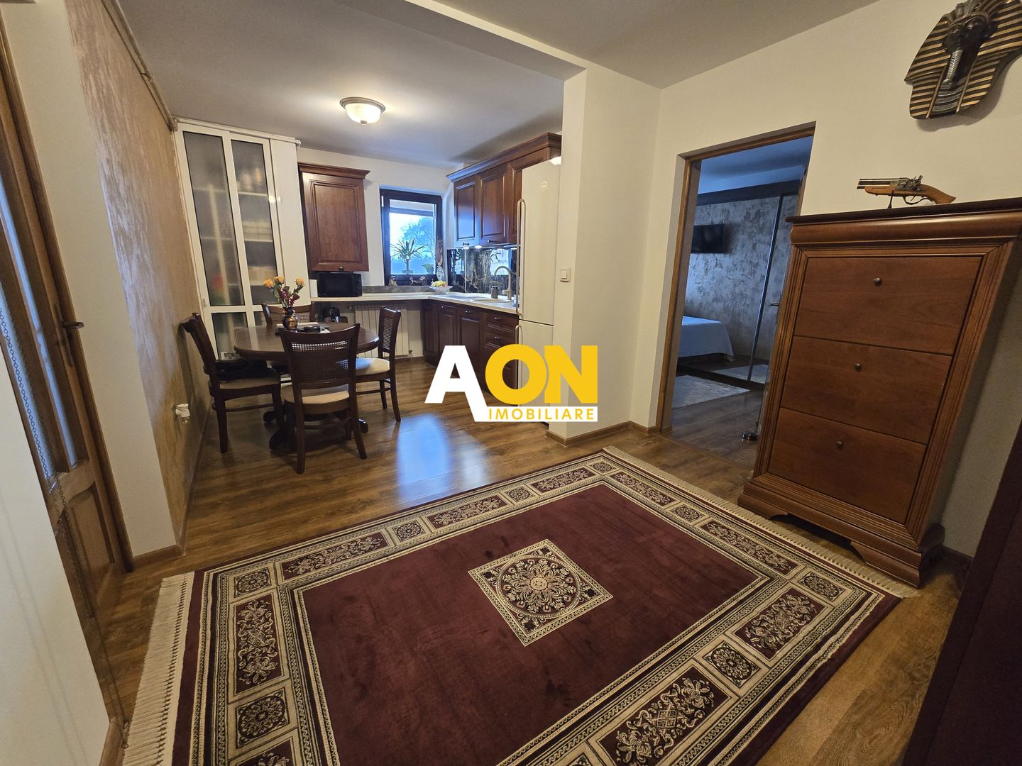 Apartament 2 Camere M-uri, Vedere spre Catedrala, Complet Renovat - Poză 1