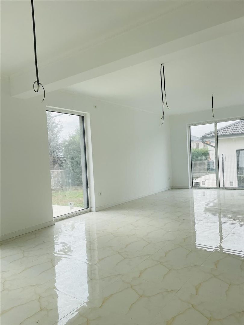 Casa P finisata zona Oncea - Poză 7