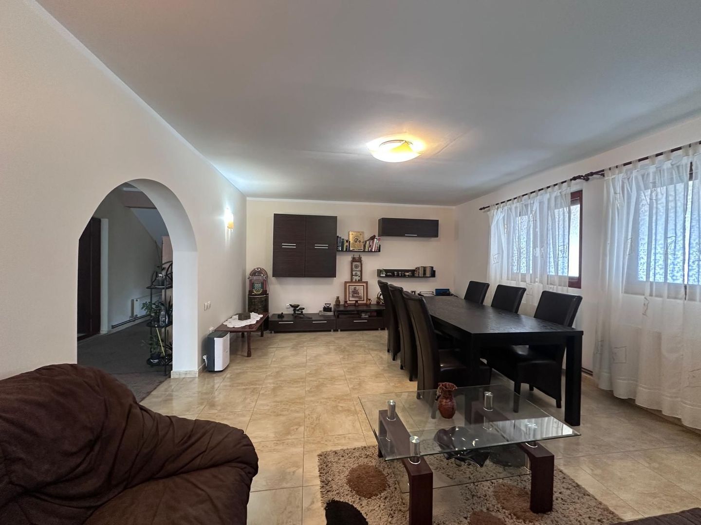 Casă de vânzare în Pucioasa! - Poză 7