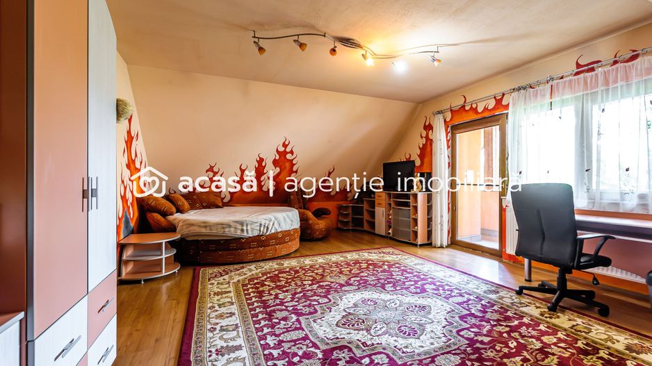 Casă superbă cu 6 camere, gradină și terasă, în centrul Aradului. - Poză 9