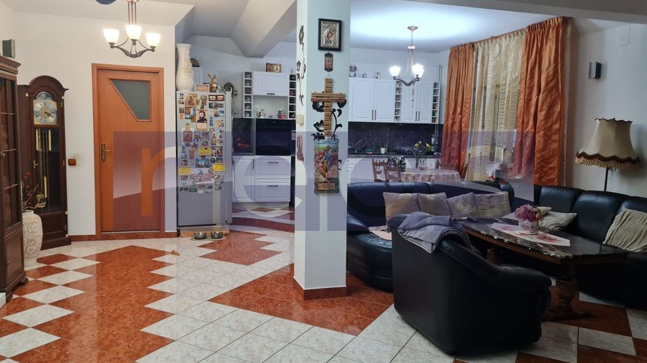 VANZARE CASA P+1+M | 5 MINUTE METROU APARATORII PATRIEI - Poză 1