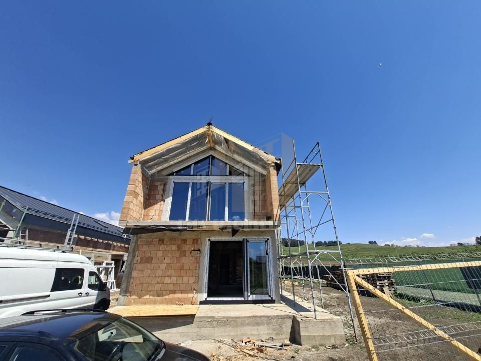 Casa individuala parter plus etaj Sanpetru Brasov zona Lempes - Poză 2